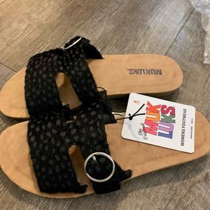 NWT MUK LUKS Black About You Sandal